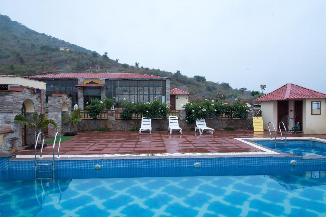 Vijaygarh & Cottages With Pool * Udaipur