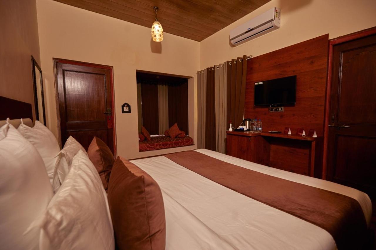 Vijaygarh & Cottages With Pool Udaipur