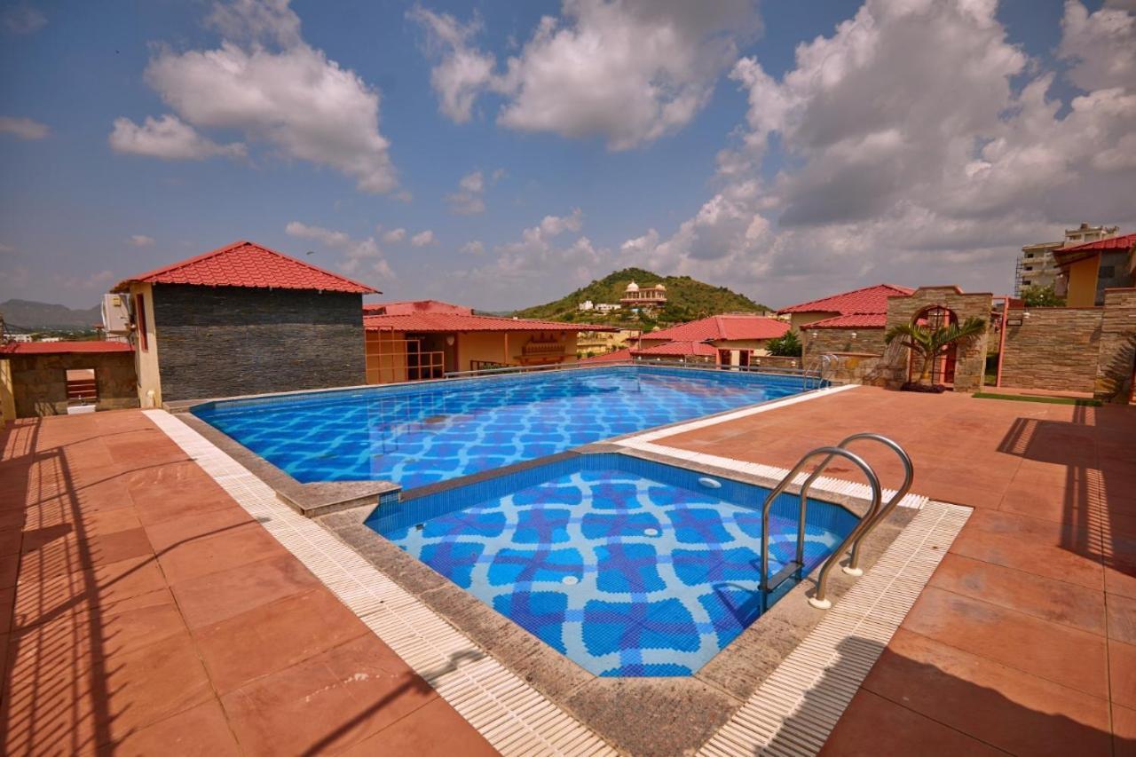 Resort Vijaygarh & Cottages With Pool
