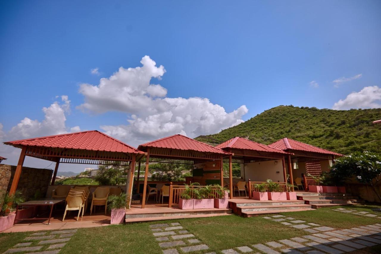 Vijaygarh & Cottages With Pool * Udaipur