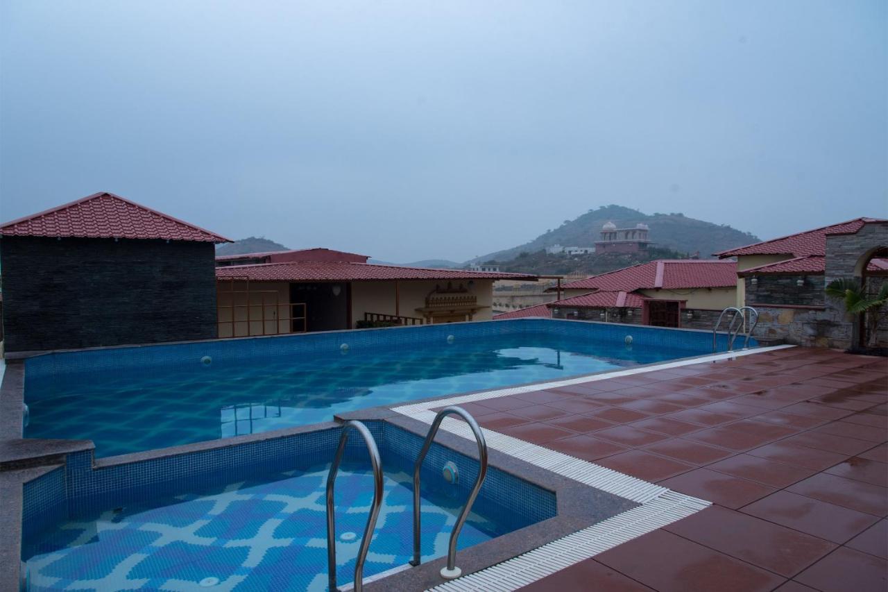 Resort Vijaygarh & Cottages With Pool Udaipur