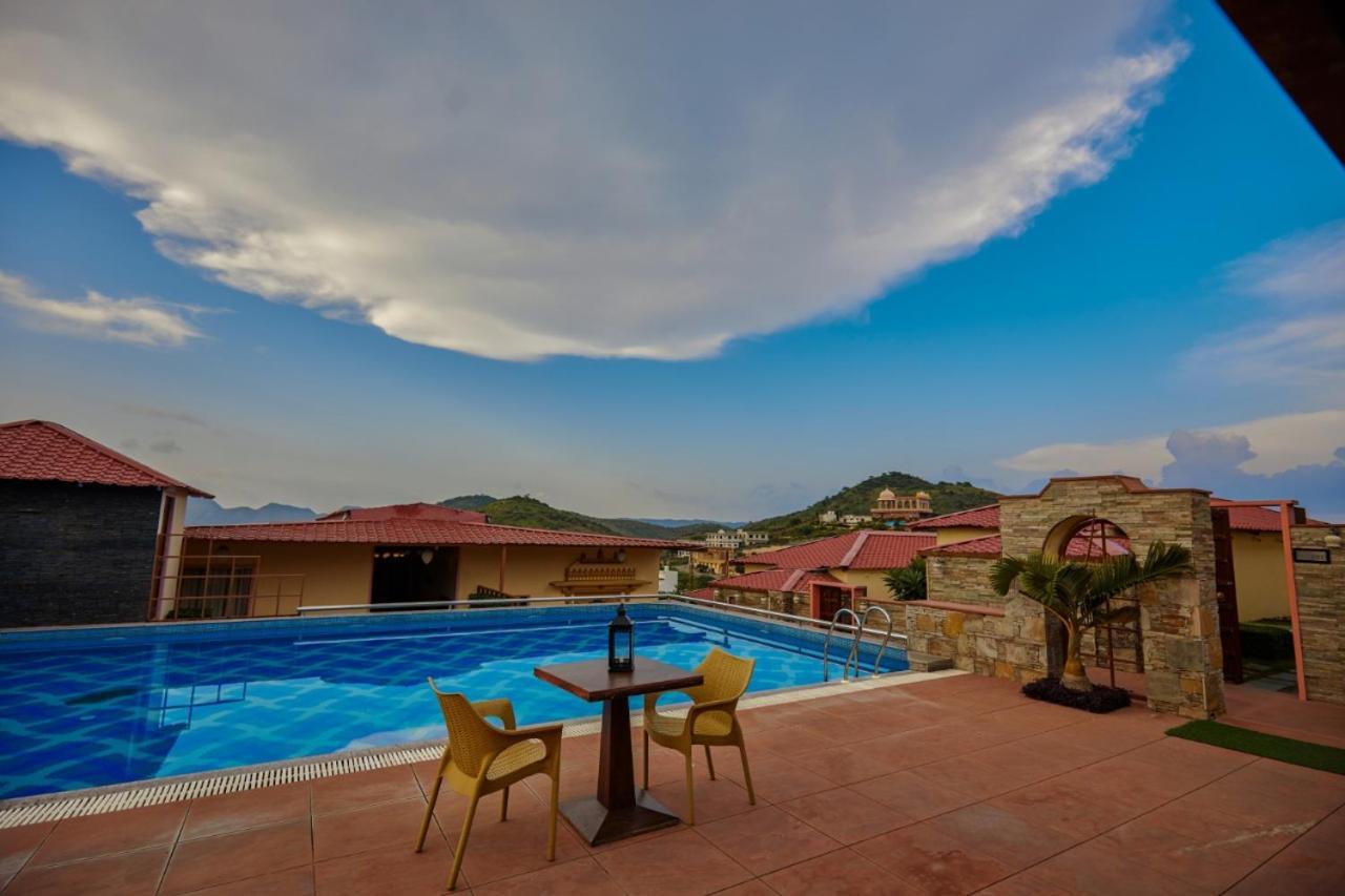 Vijaygarh & Cottages With Pool Resort