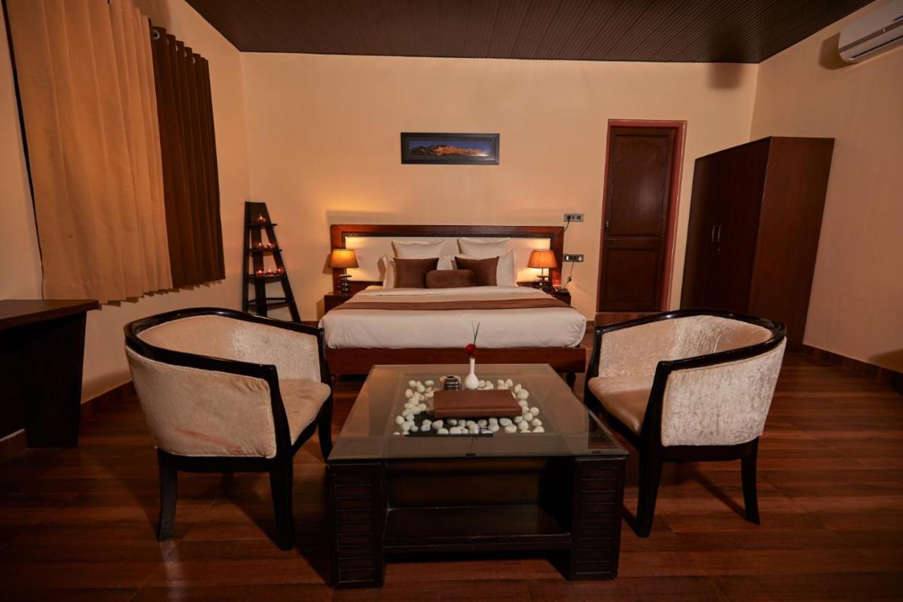 Vijaygarh & Cottages With Pool *