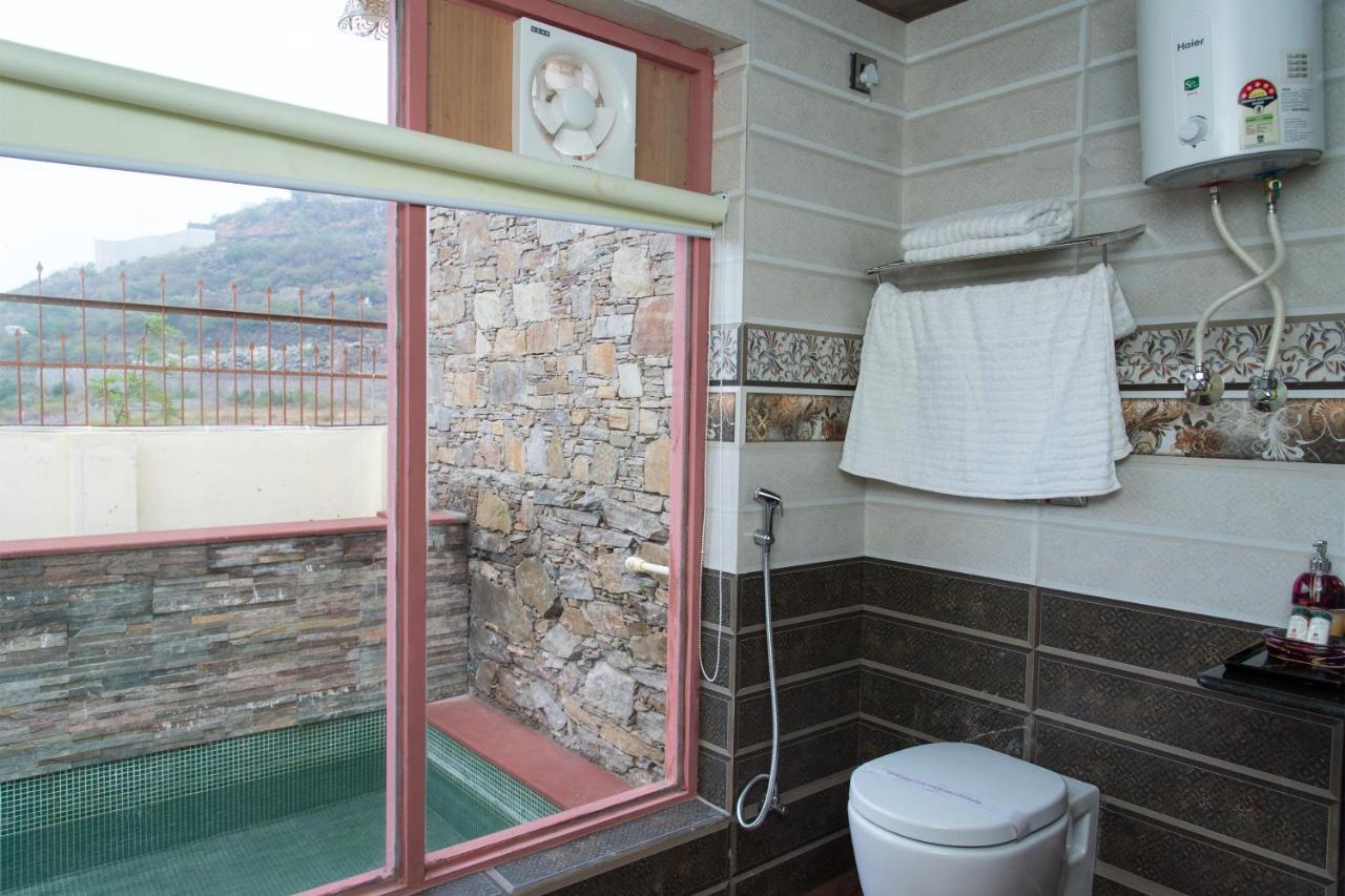 Vijaygarh & Cottages With Pool Resort