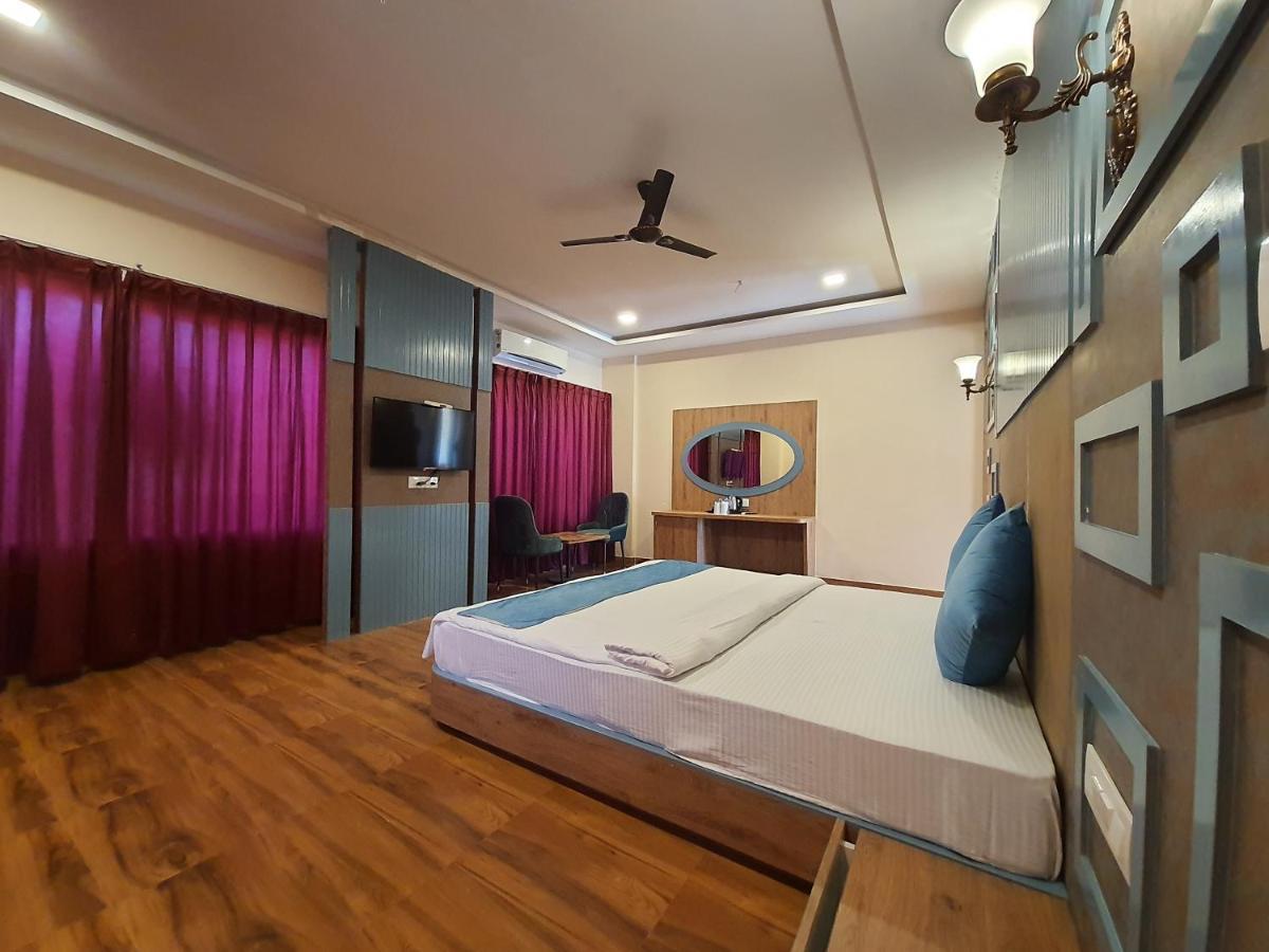 Vijaygarh & Cottages With Pool *