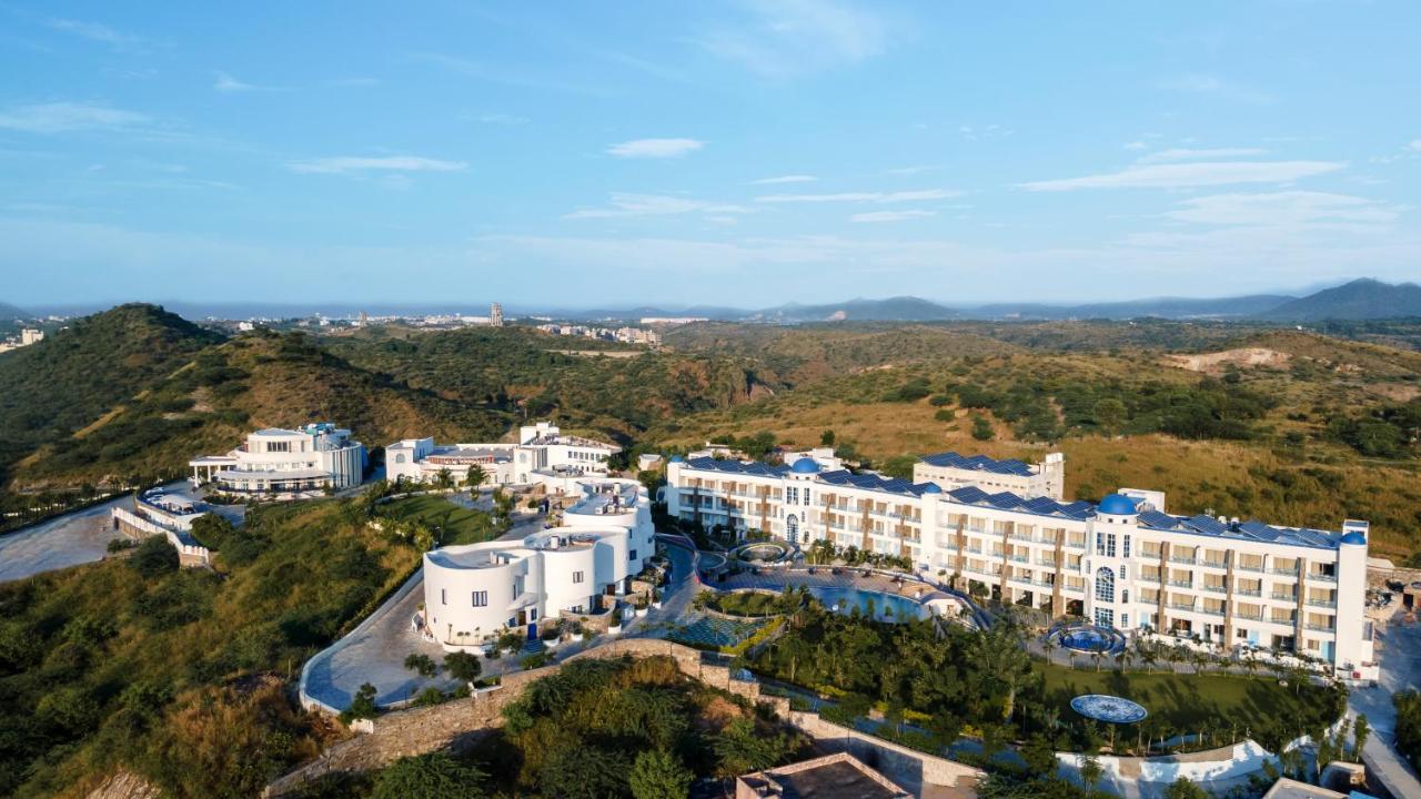 Resort Ramee Royal & - 5*