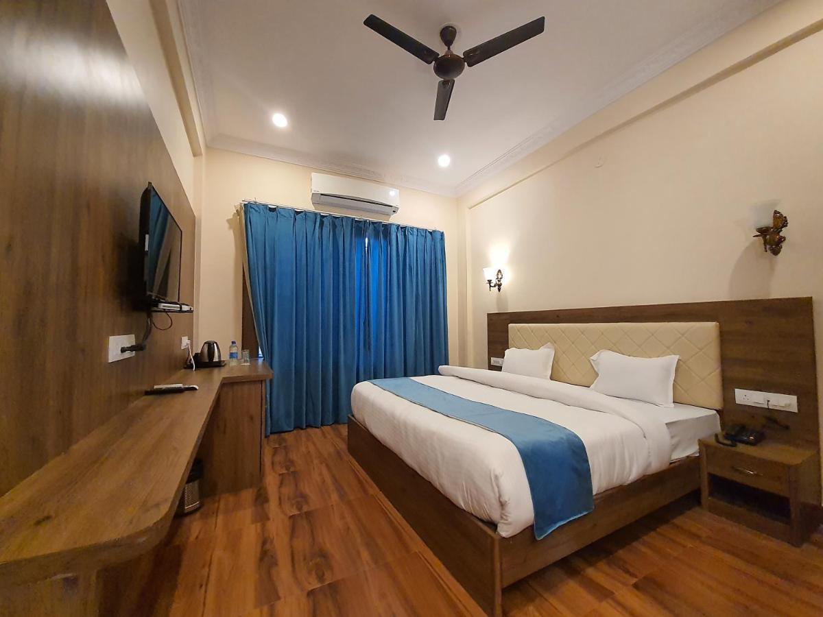 Vijaygarh & Cottages With Pool