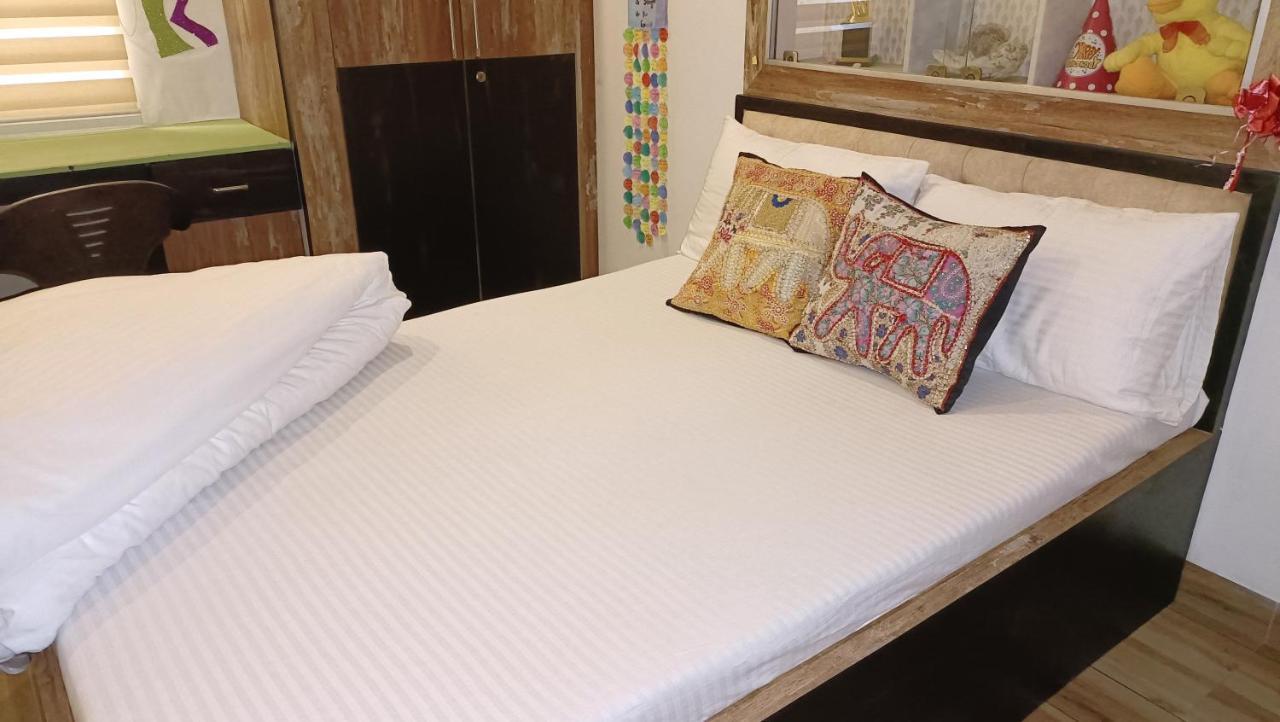 Apartment Gokul Niwas *