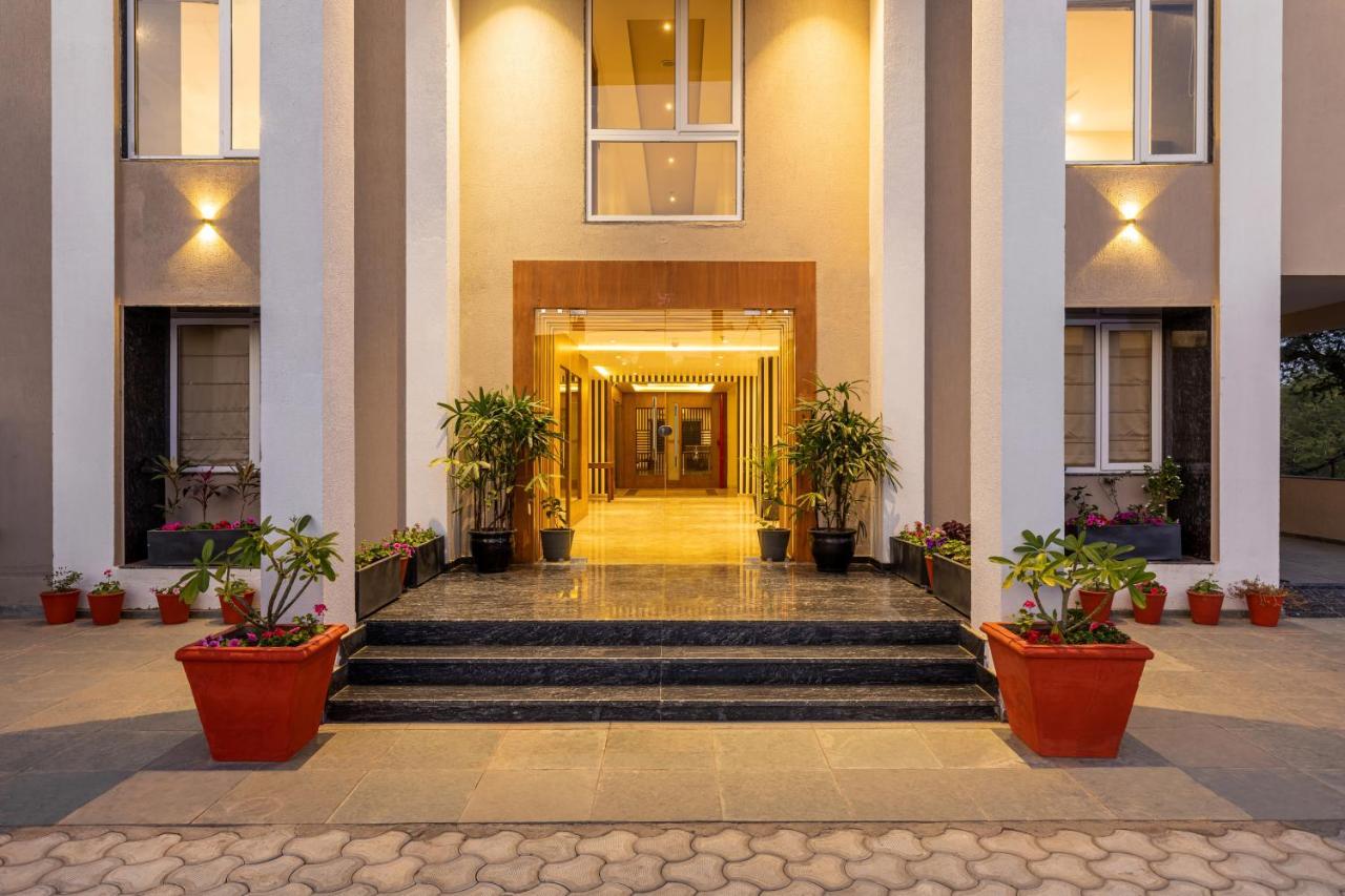 Seasons A Boutique 3*