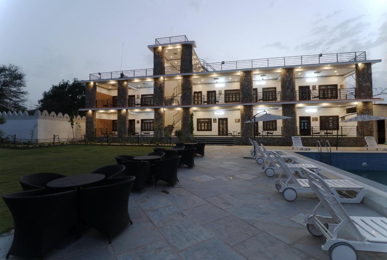 Keshav Resort *