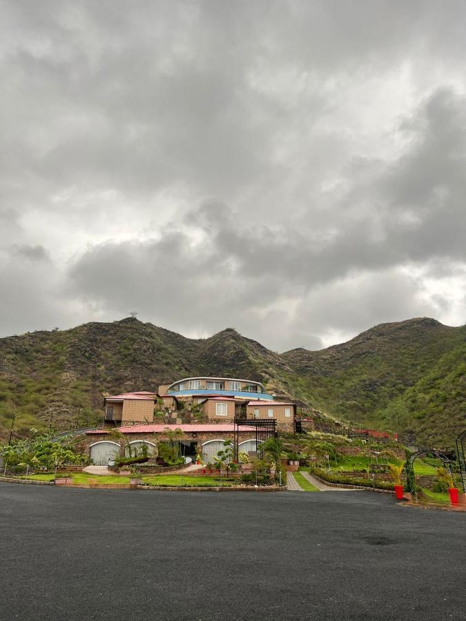 Resort Swarnagarh Nature Retreat & Udaipur