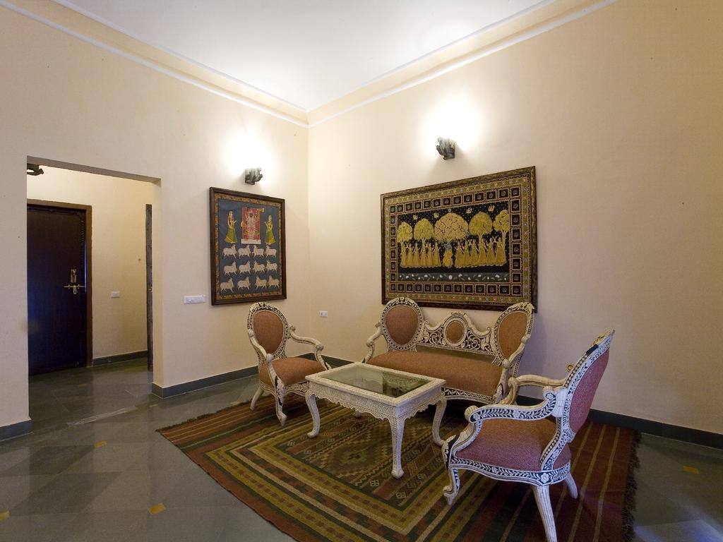 Resort The Royal Retreat & 4*