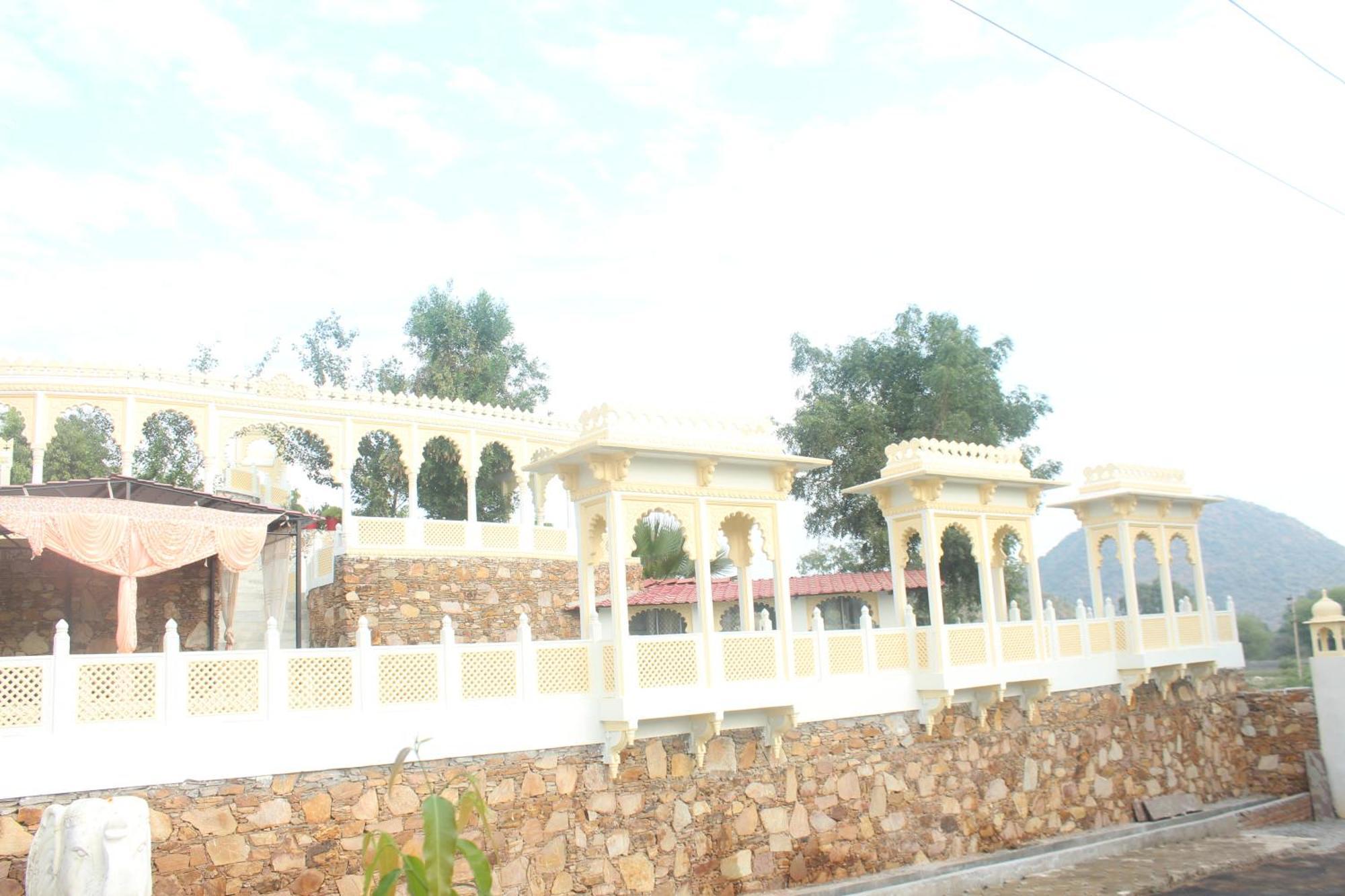 Resort Anandvan Retreat