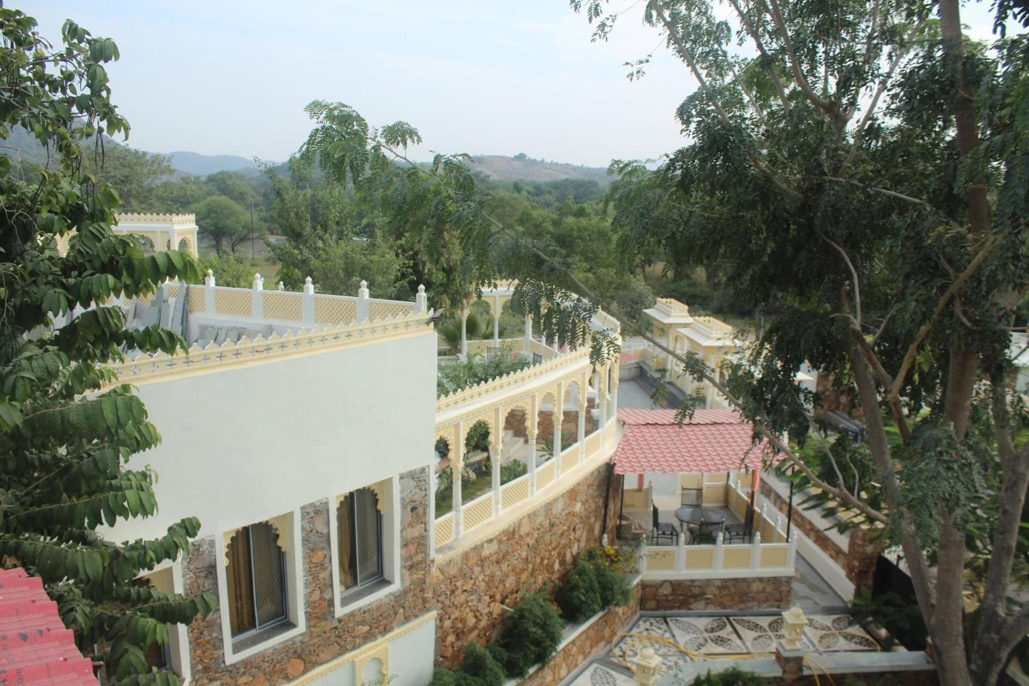 Resort Anandvan Retreat *