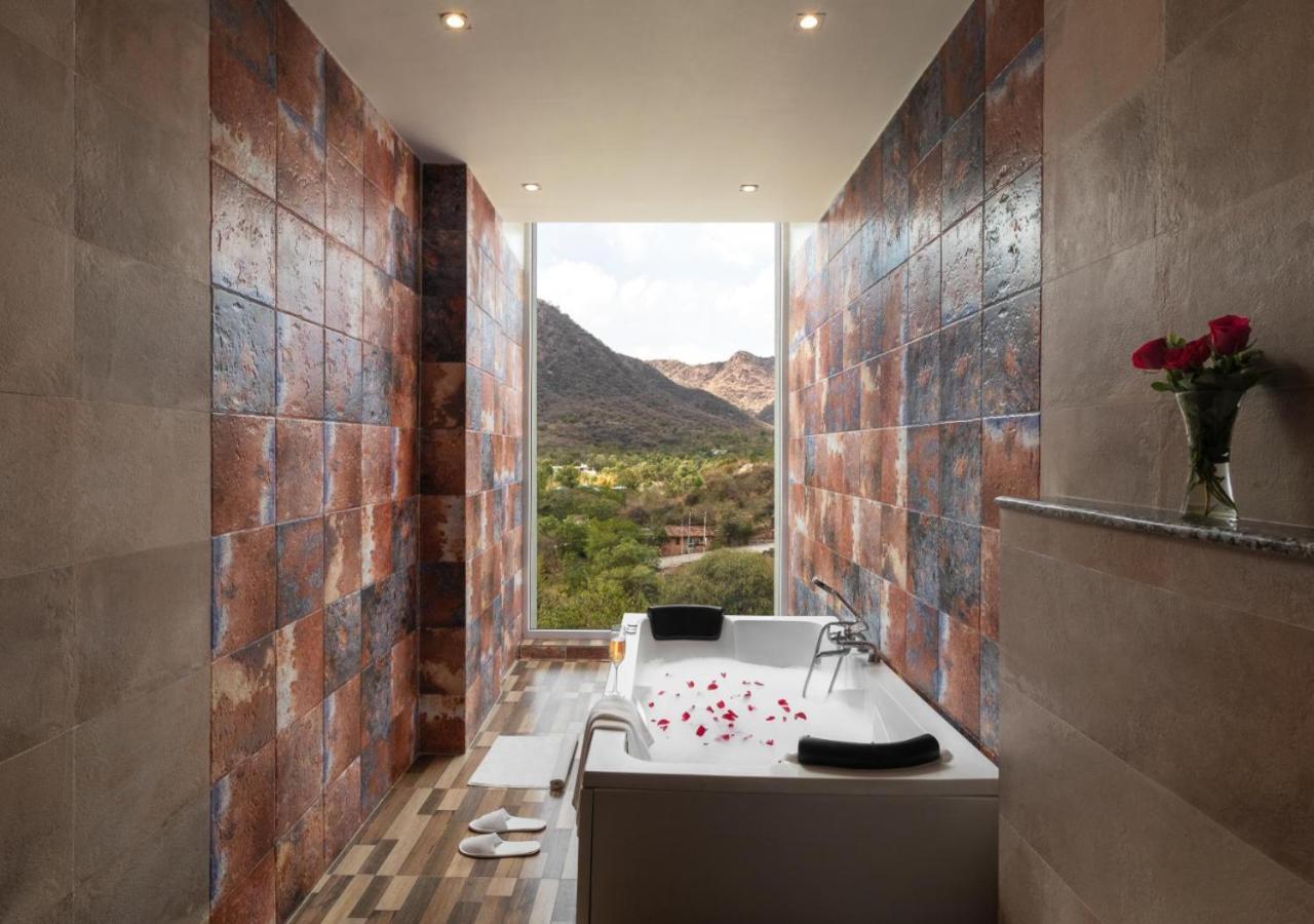 Resort Juesta Sajjangarh & Spa, 5*