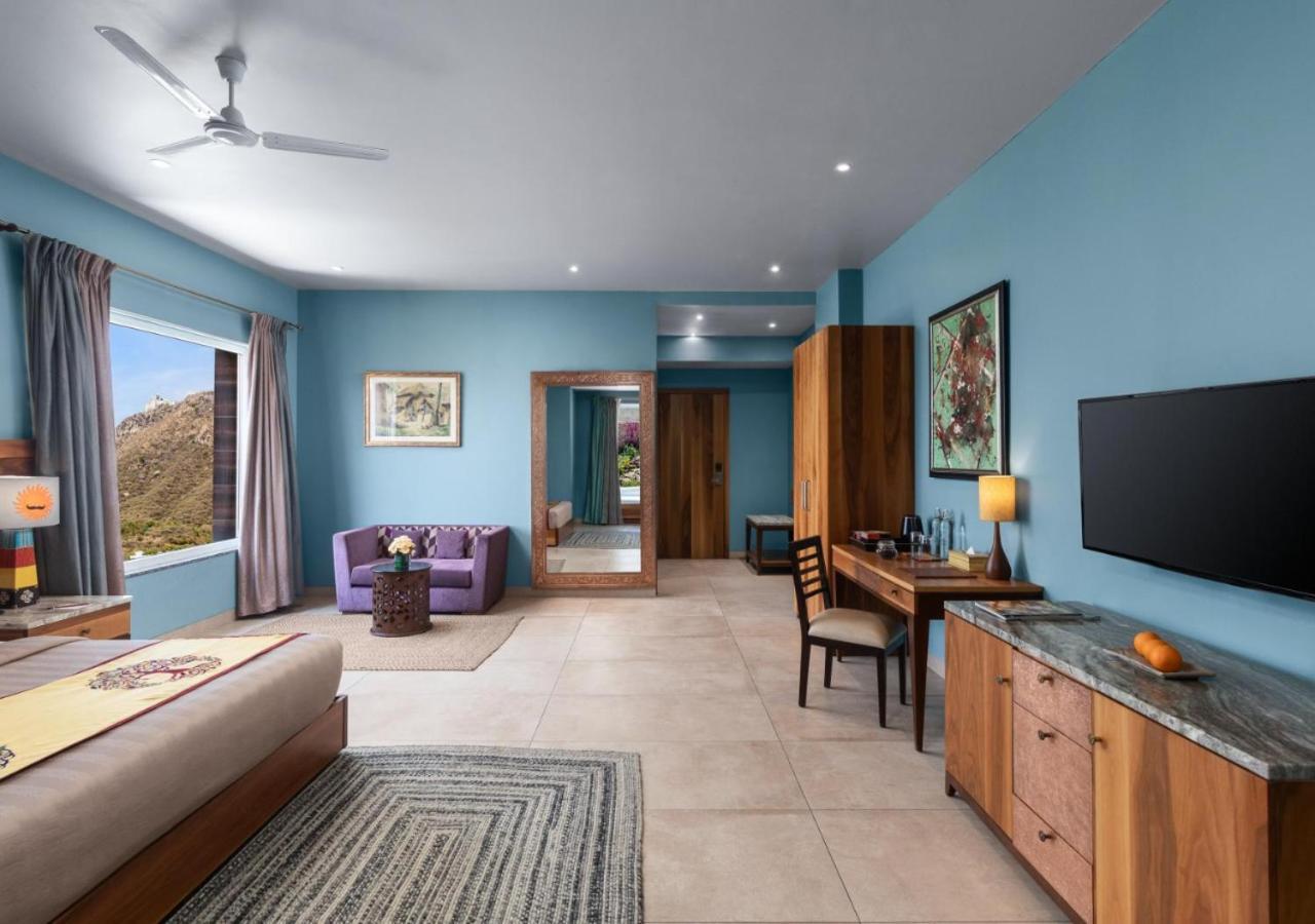 Juesta Sajjangarh & Spa, 5* Udaipur