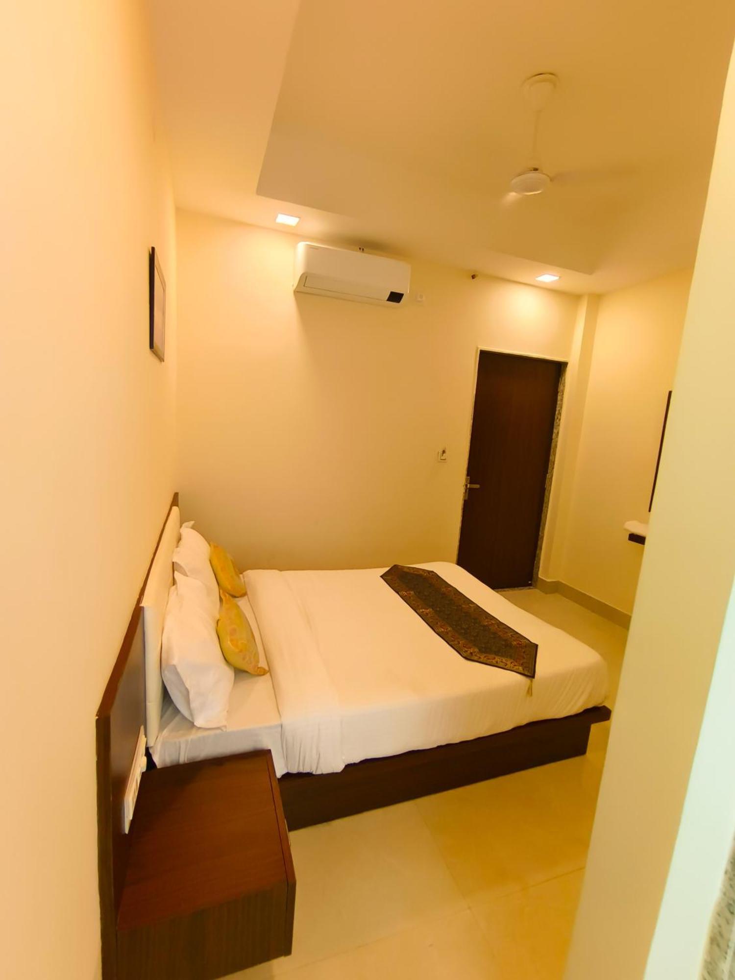 Veer Palace Near Udaipole Hotel 2*