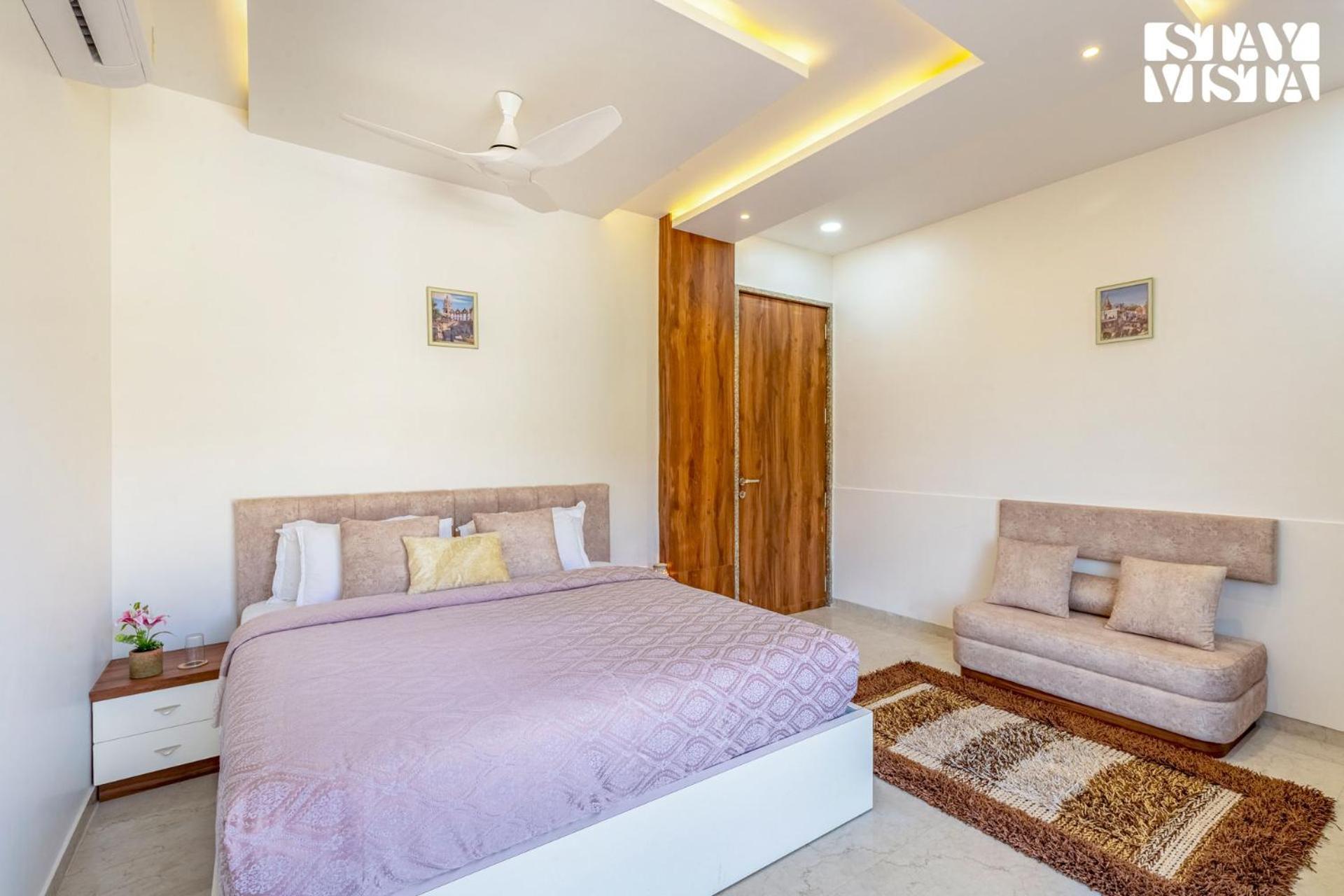 Villa Stayvista's Bella Dream - Mountain-view With Outdoor Pool, Lawn Featuring A Gazebo & Indoor Games Udaipur