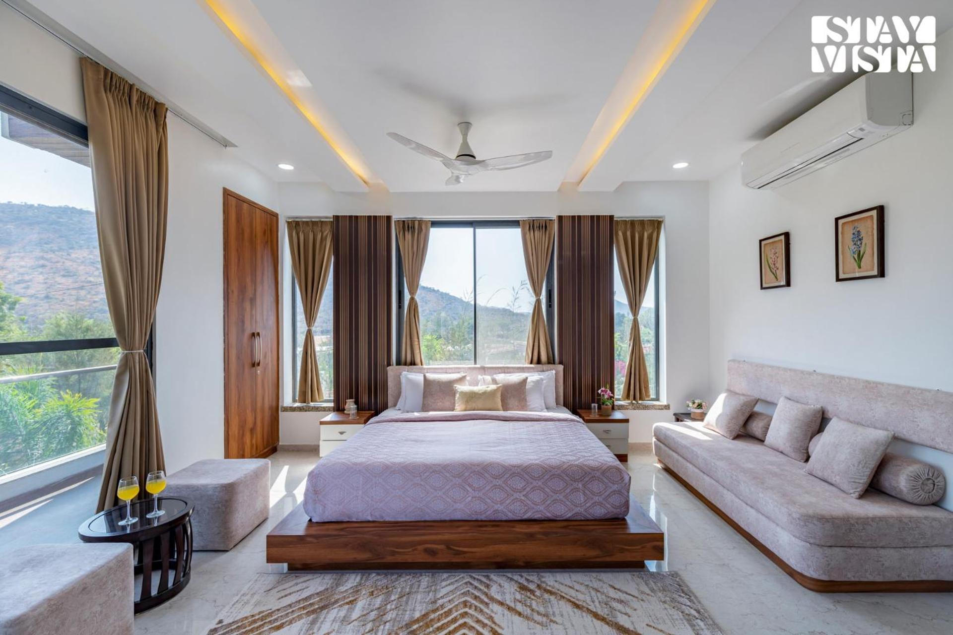 Stayvista's Bella Dream - Mountain-view With Outdoor Pool, Lawn Featuring A Gazebo & Indoor Games