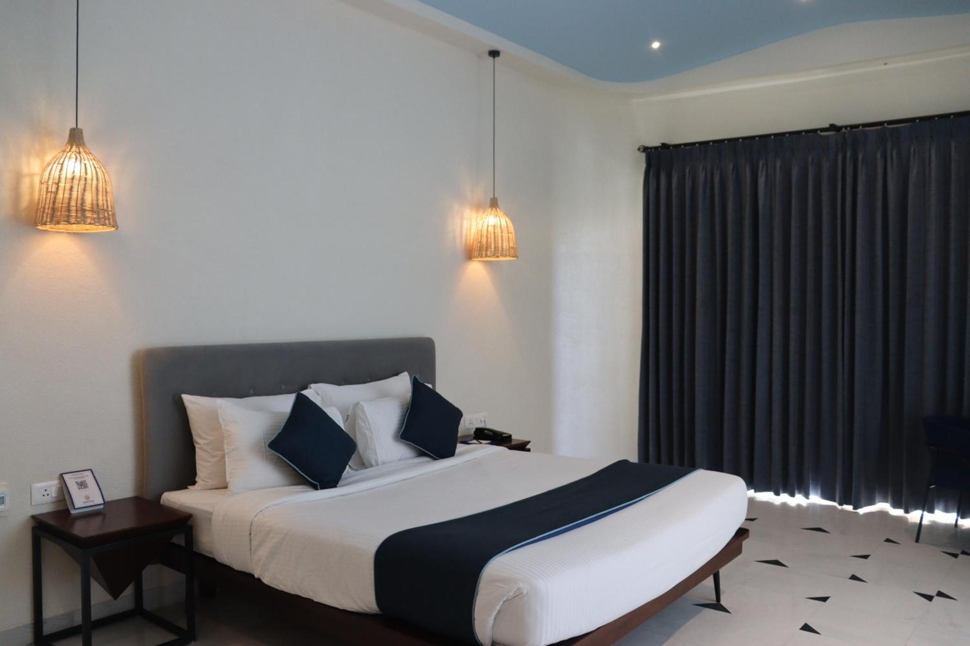 Resort Ramee Royal & - Udaipur