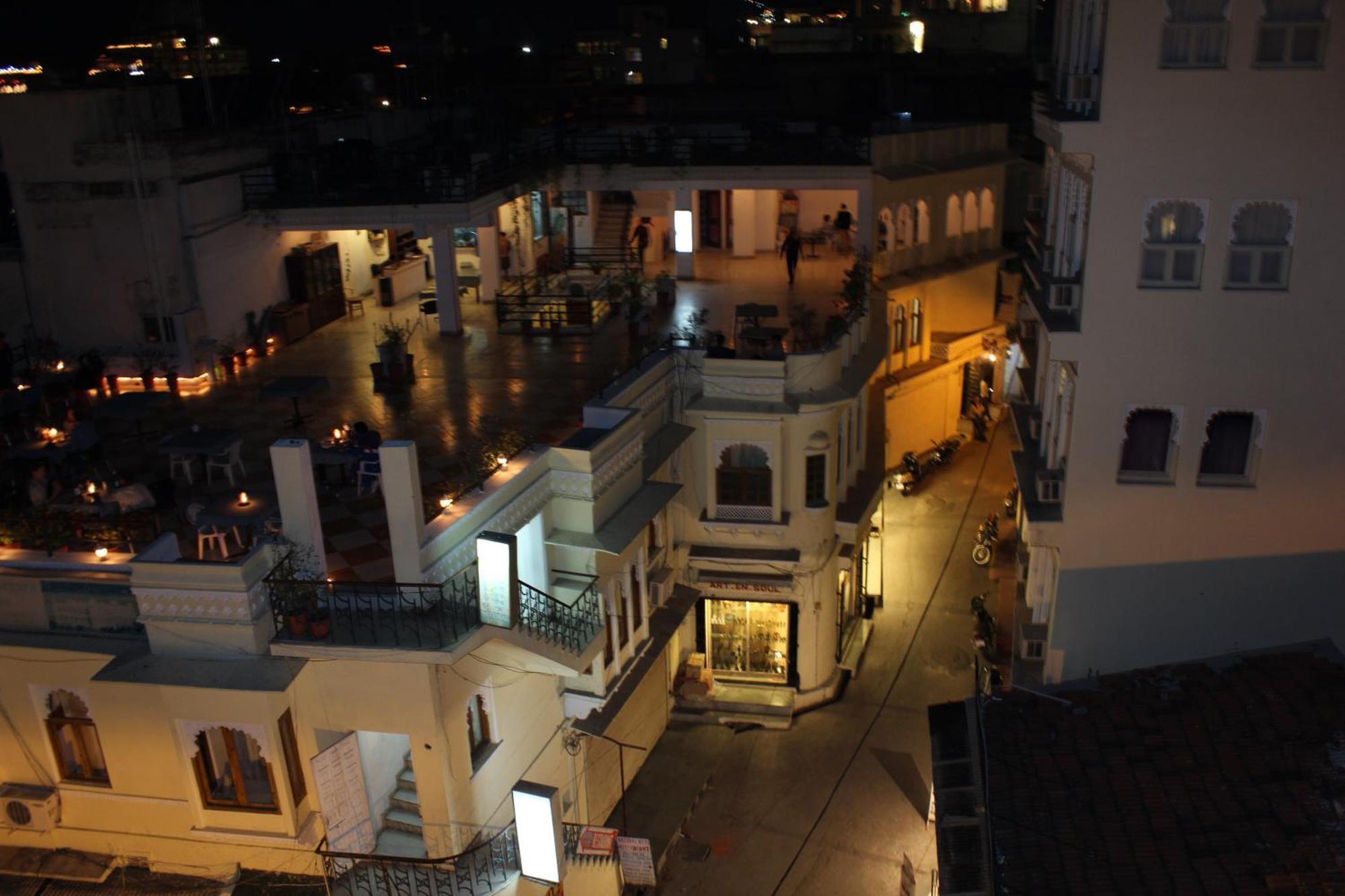 Raj Niwas Hotel 3*