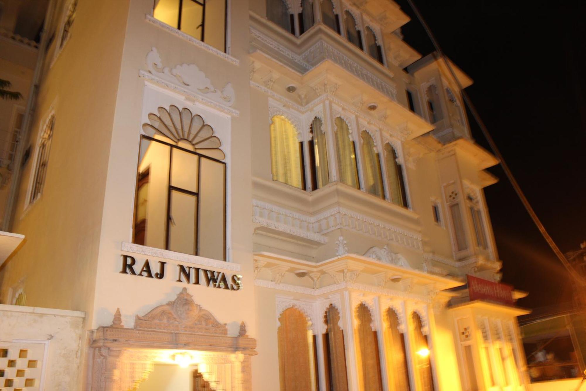 Raj Niwas Hotel