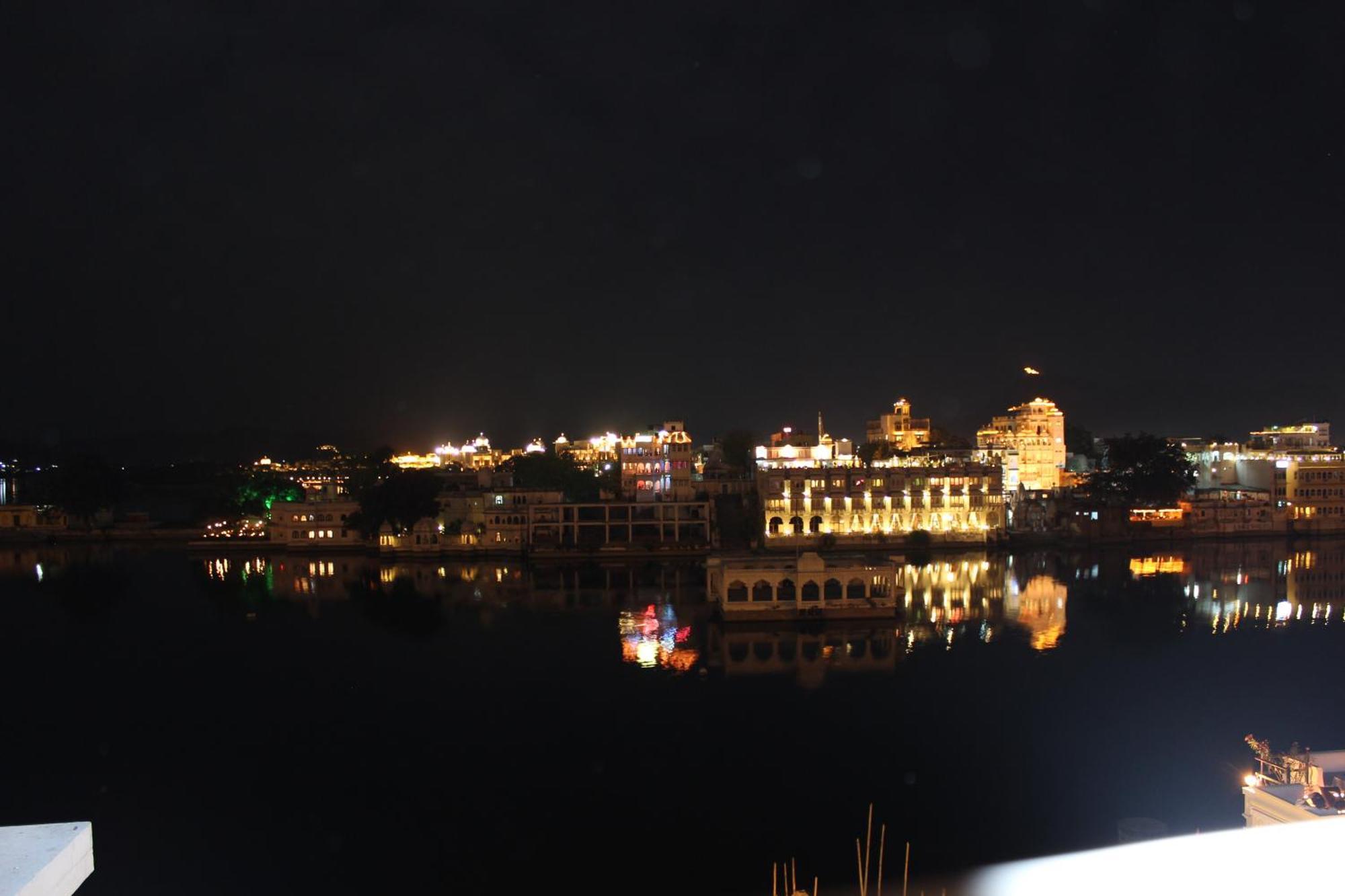 Hotel Raj Niwas