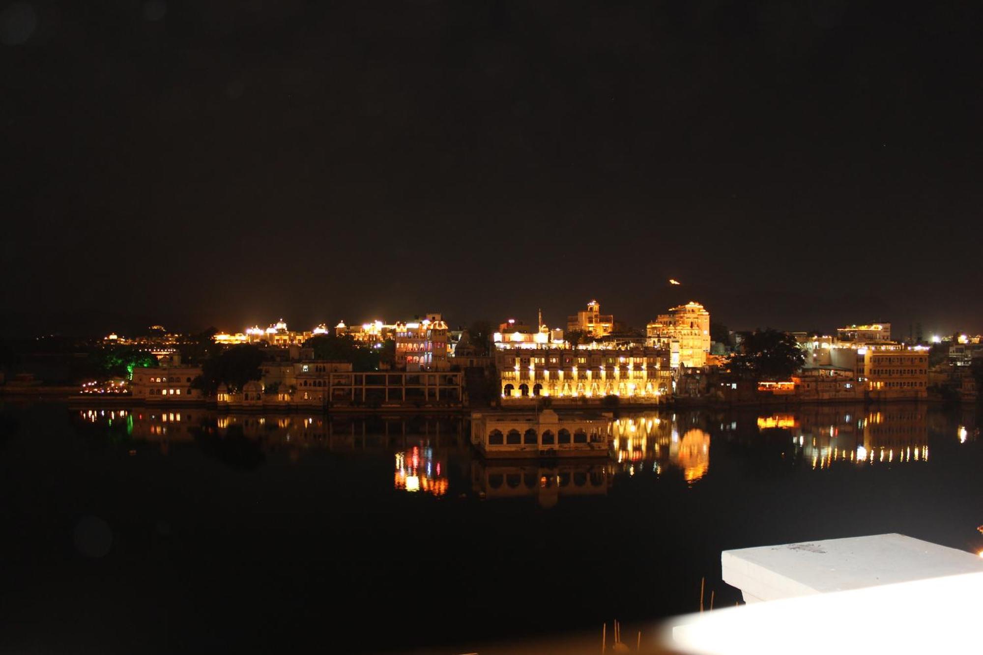 Raj Niwas Hotel 3*