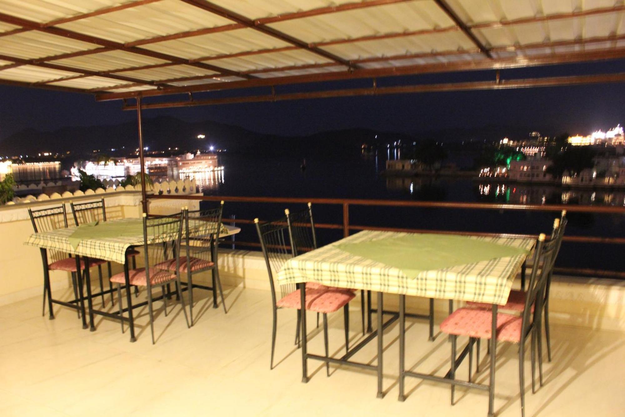 Hotel Raj Niwas 3*