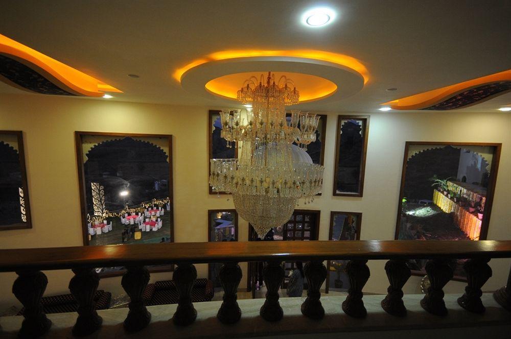 Hotel Bhairavgarh Palace 4*