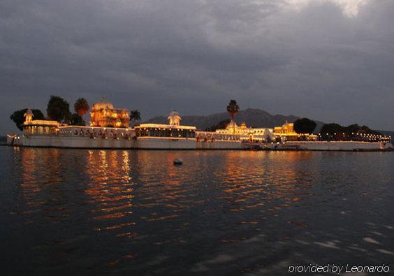 Jagmandir Island Palace - Grand Heritage 5*