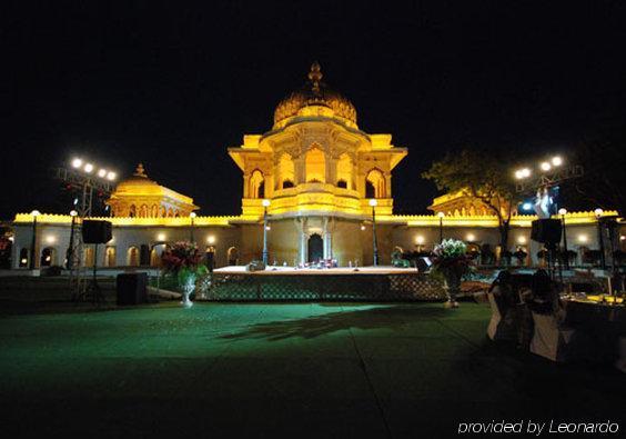 Hotel Jagmandir Island Palace - Grand Heritage