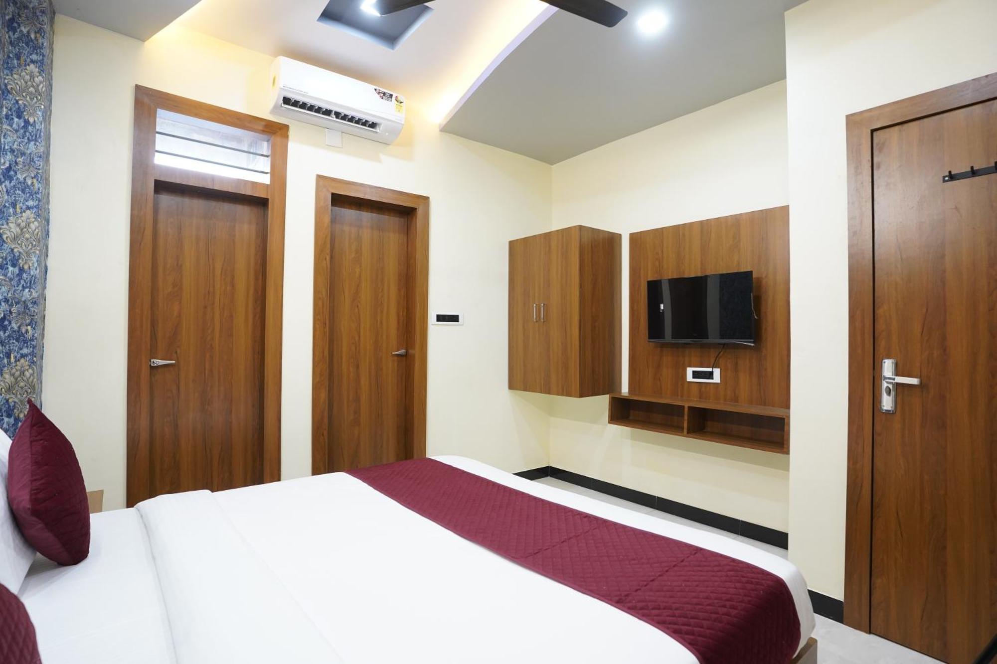 Hotel The Castle Railway Station Udaipur