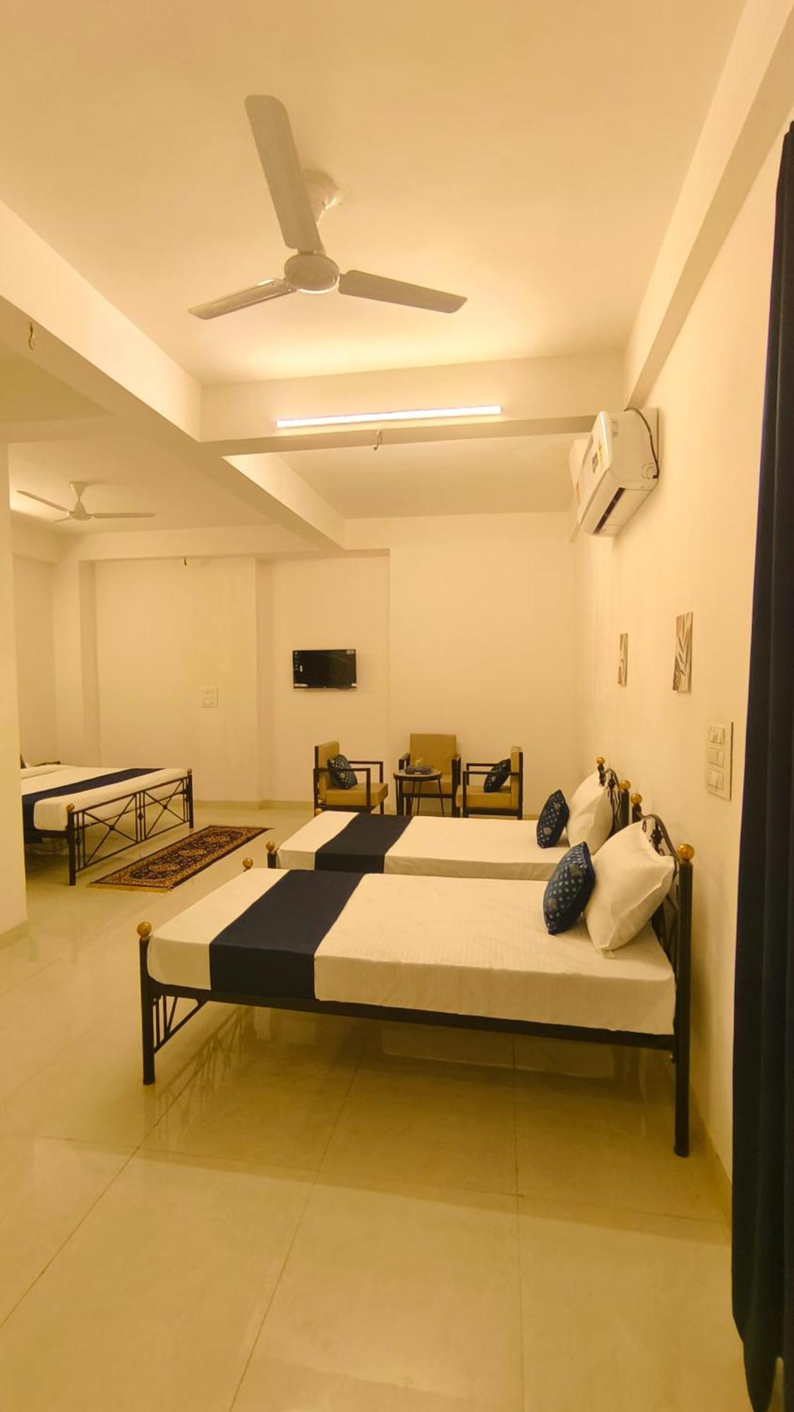 Hotel Amazing Prime Udaipur