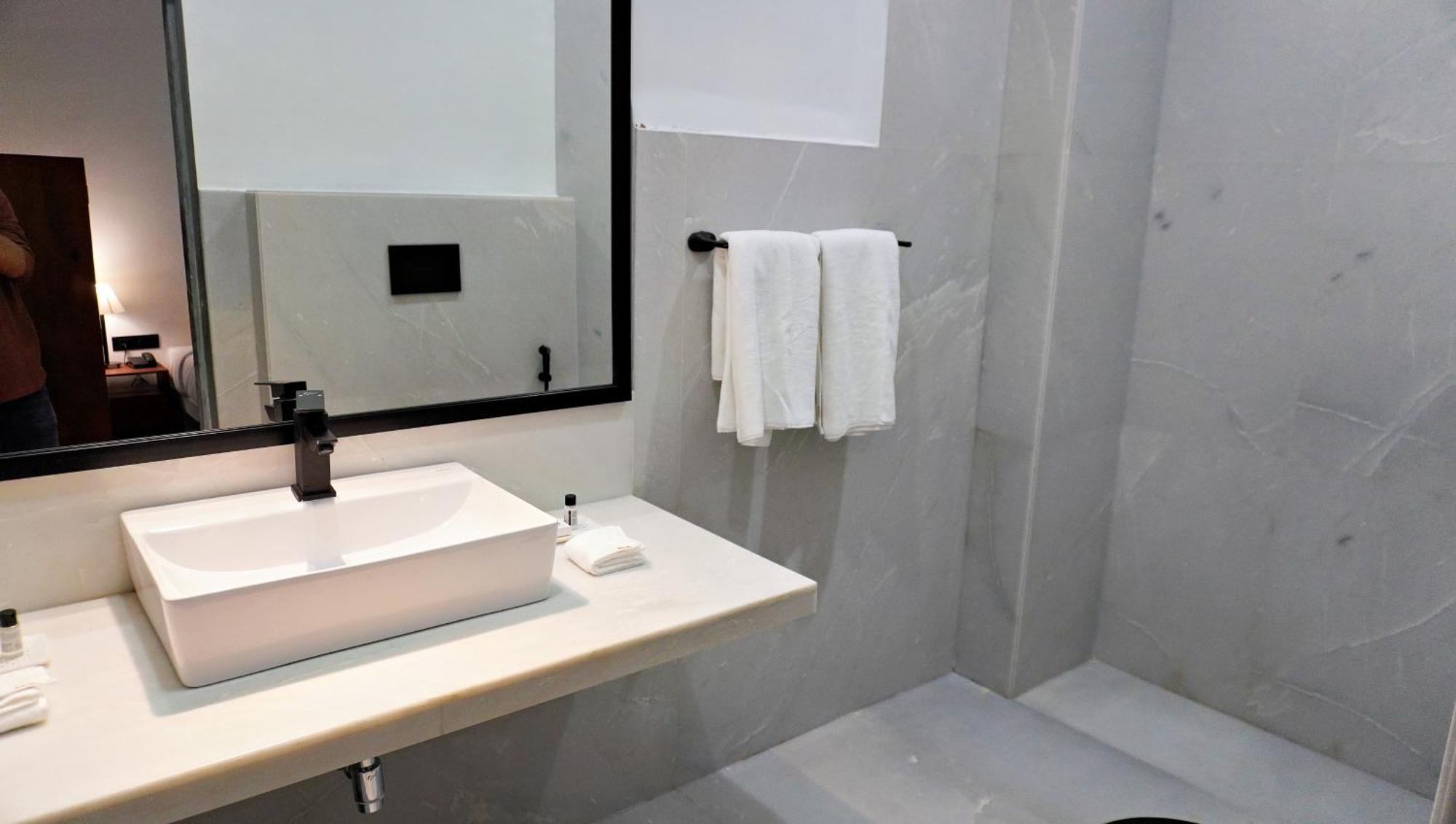 Madri Retreat - Heritage Boutique With Pool Udaipur