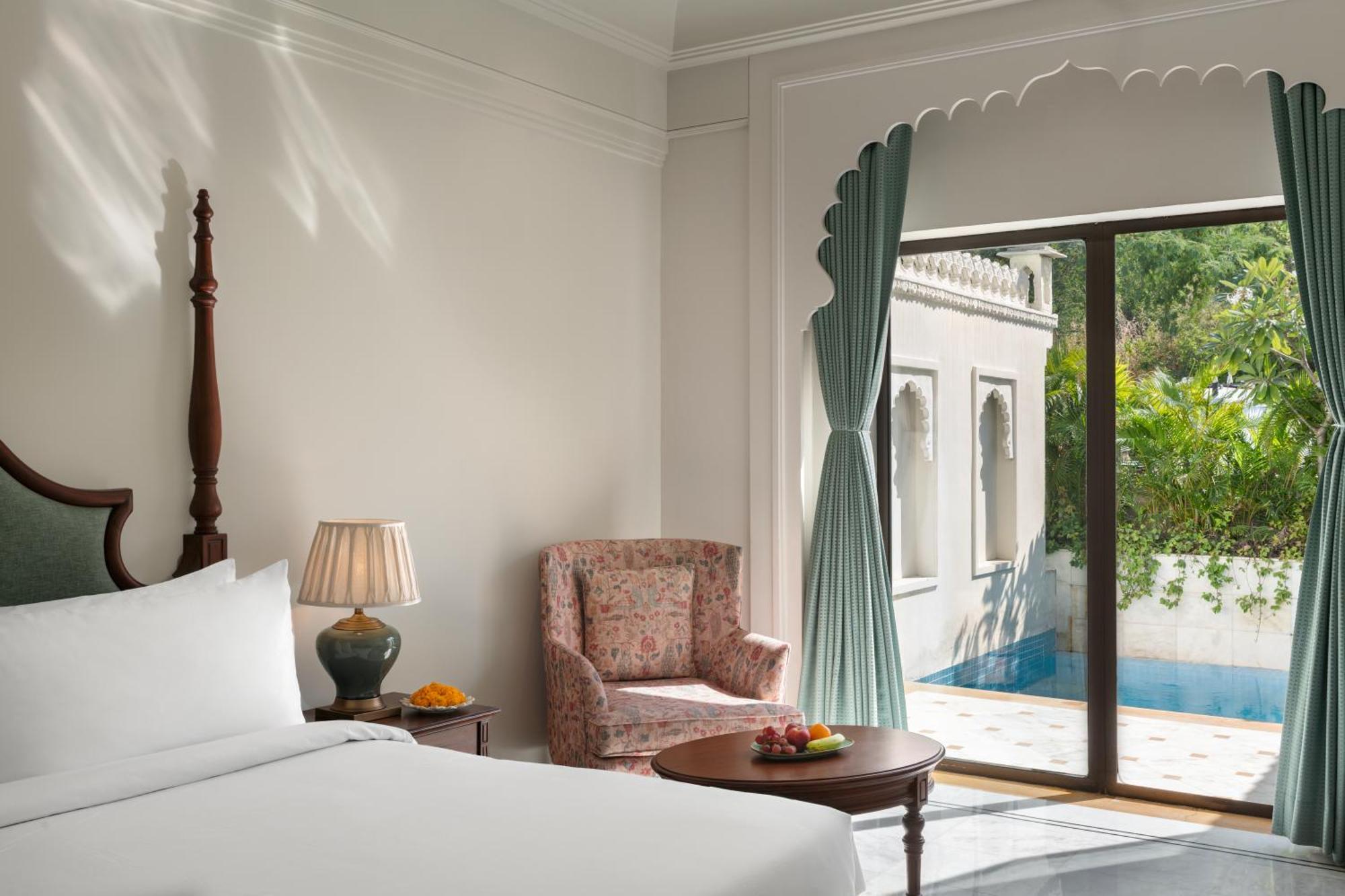 Hotel Bhairavgarh Palace 4*