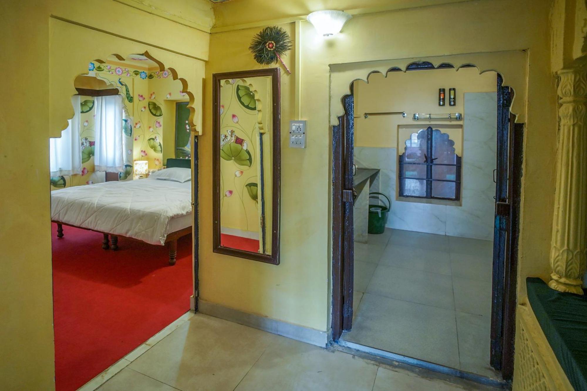 Hotel Island Tower Udaipur