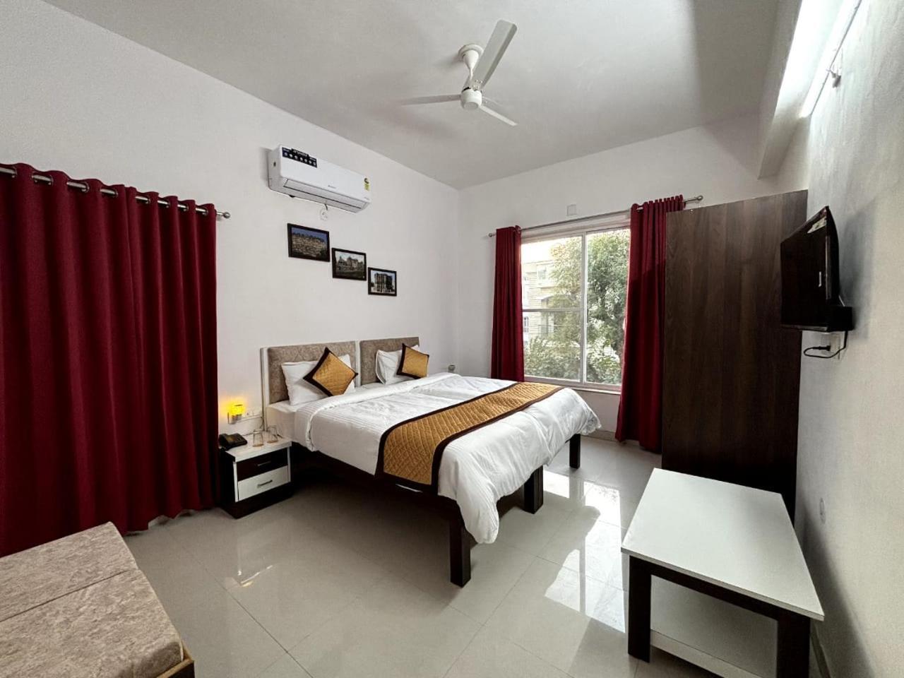 Hotel Arul's 3*