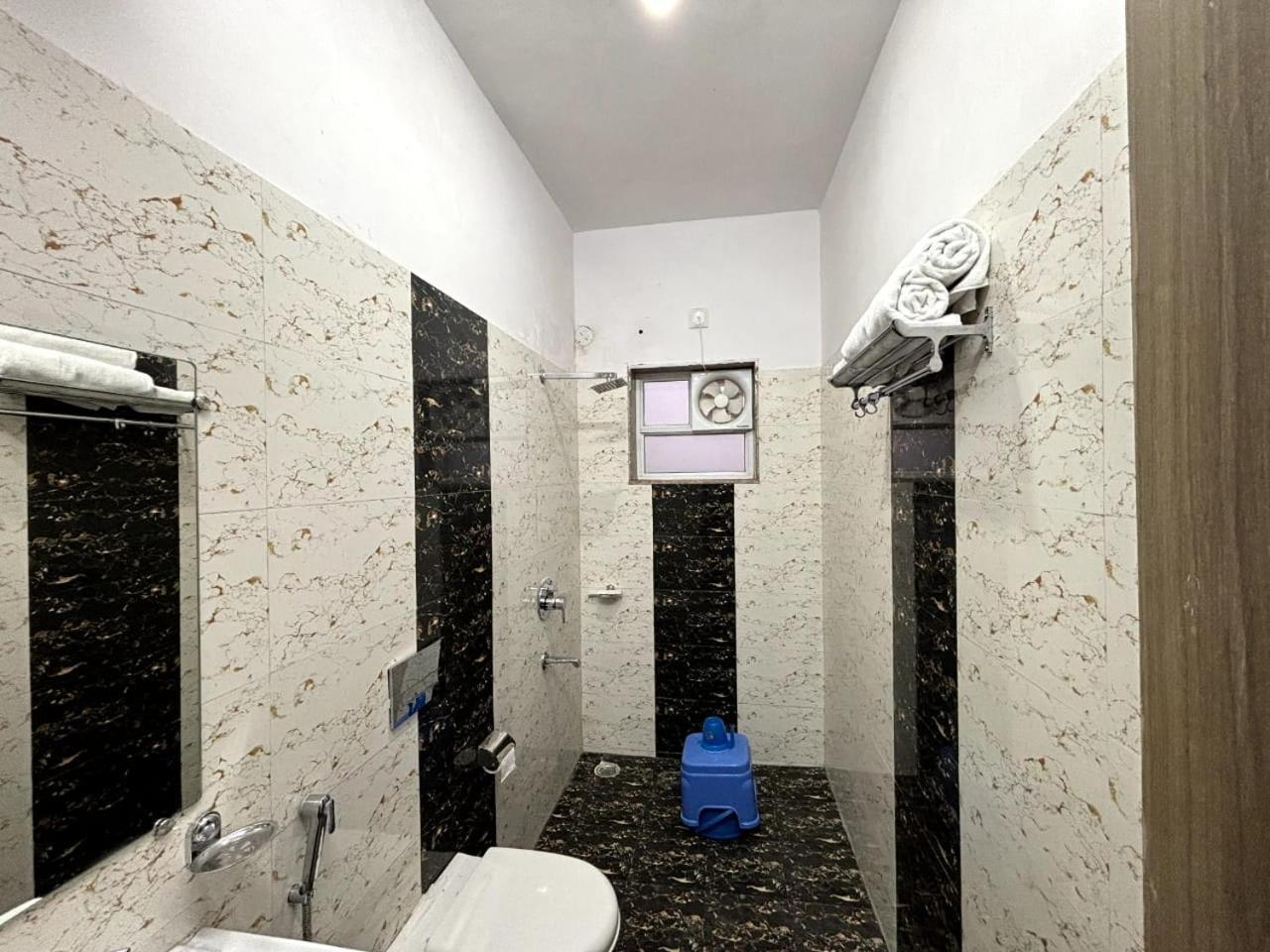 Arul's Hotel