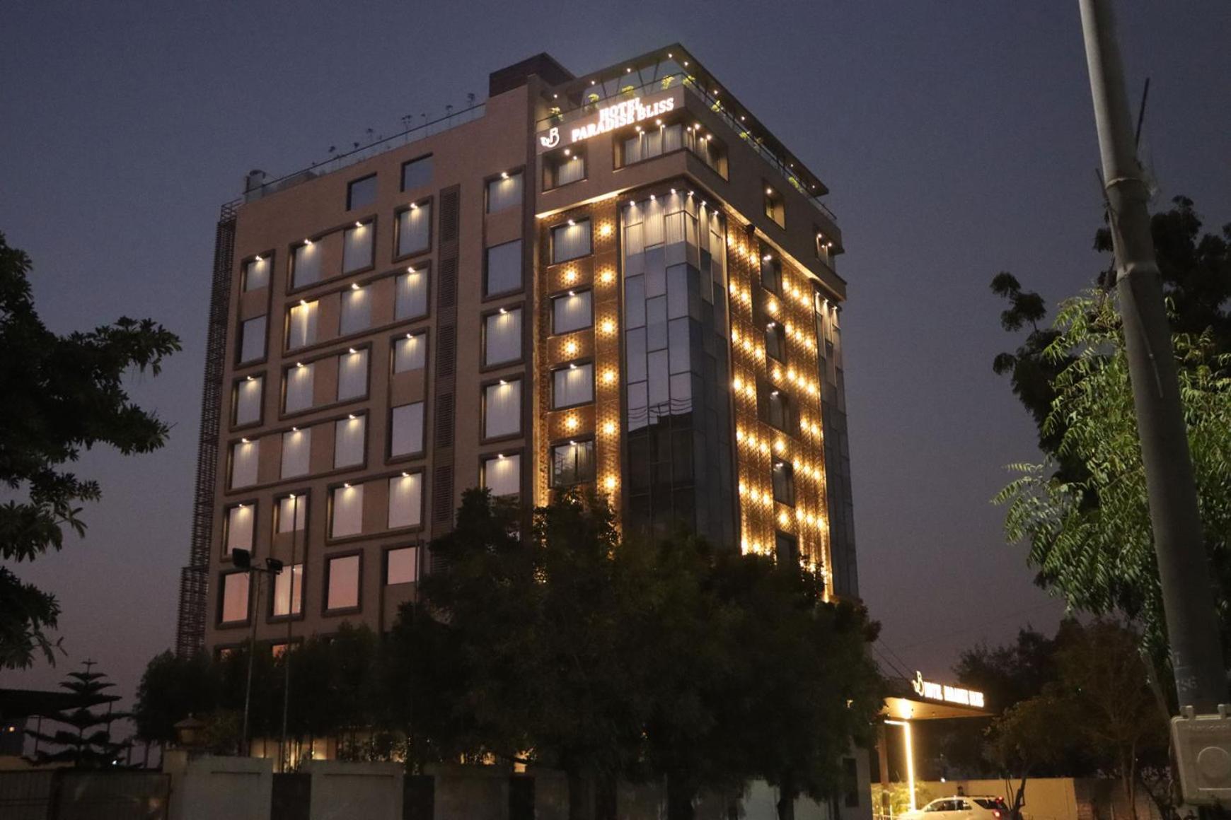 The Paradise Bliss - A Luxury & In Hotel 4*