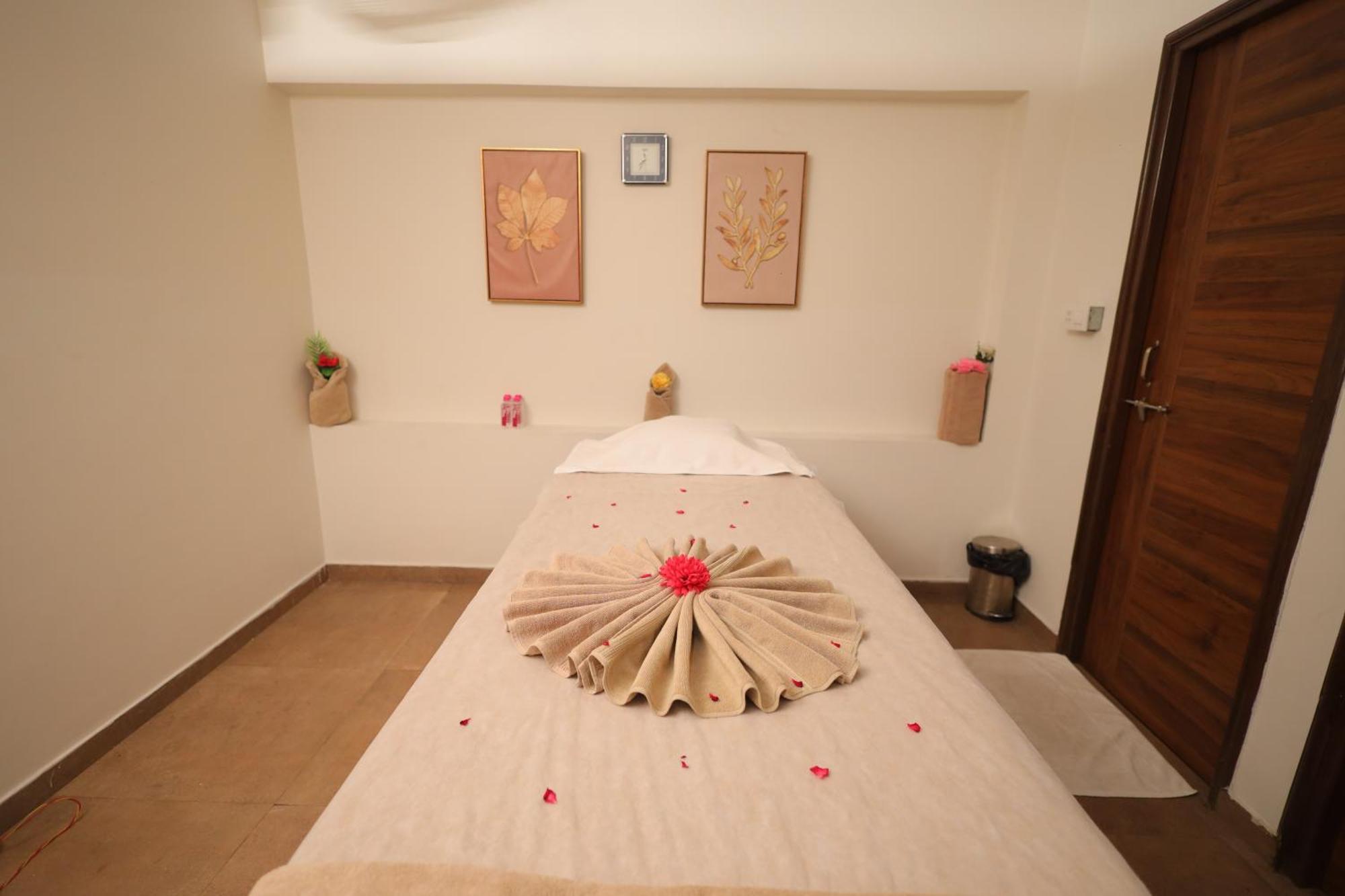 Hotel Seasons Park 3*