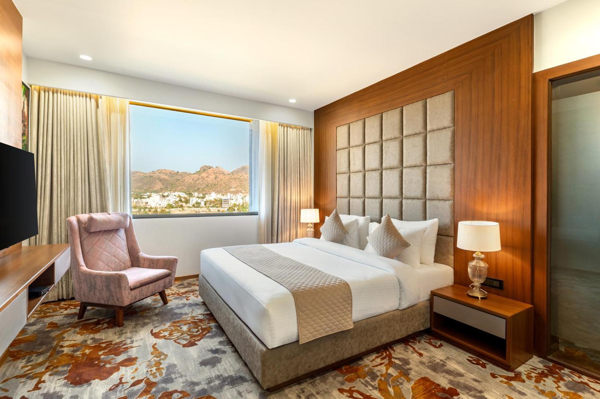 The Paradise Bliss - A Luxury & In 4* Udaipur