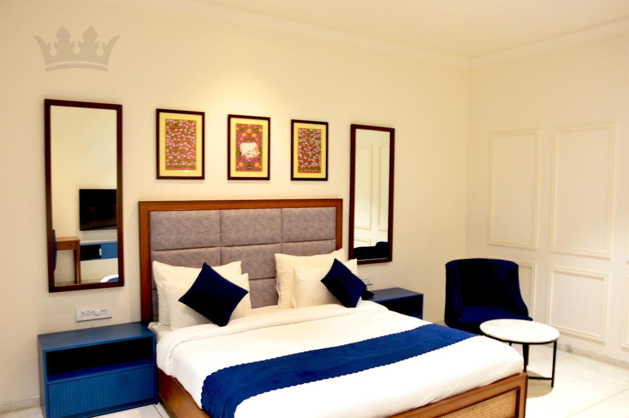 Sita Royal Lakside 3*