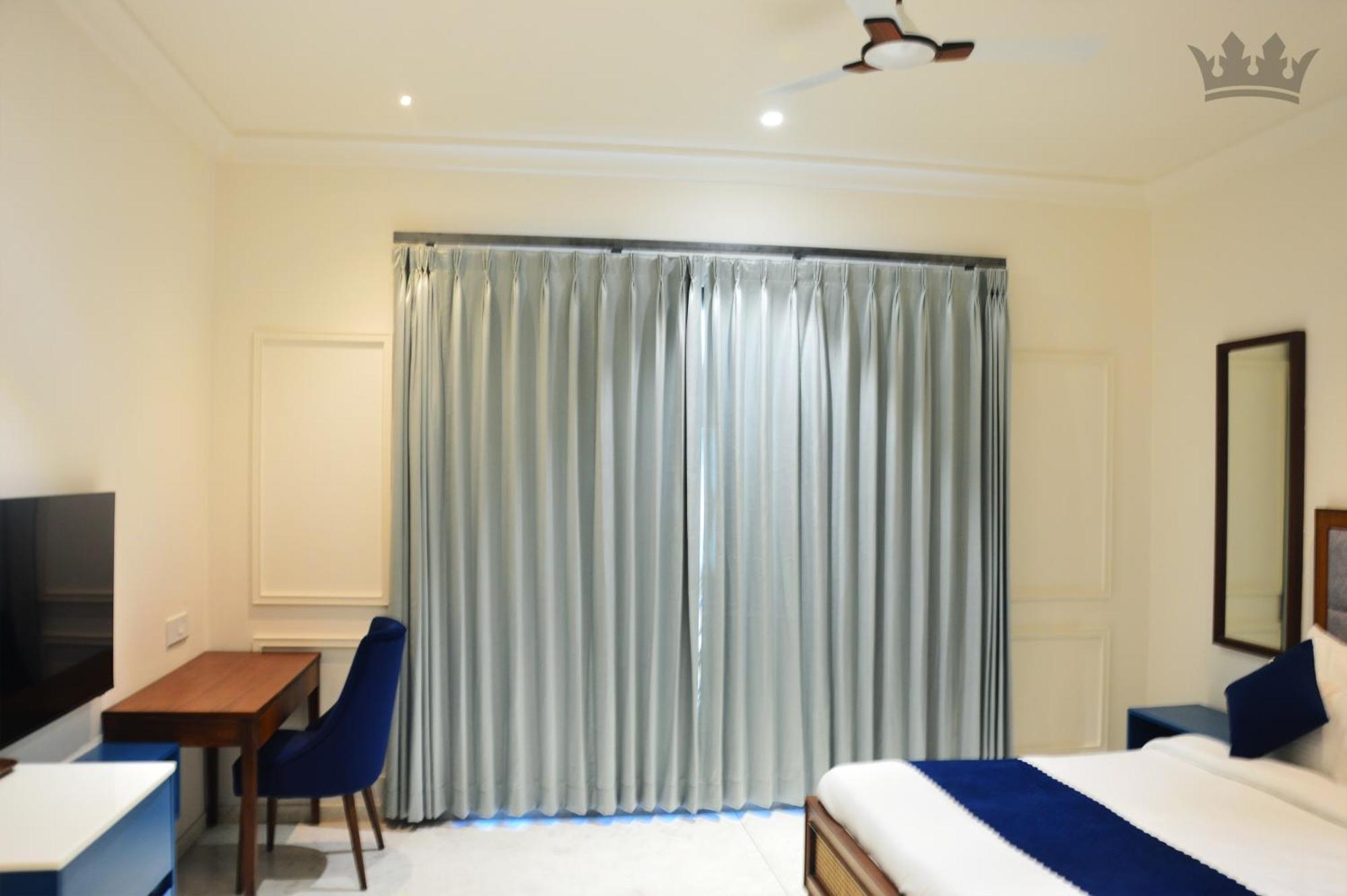 Sita Royal Lakside Hotel 3*