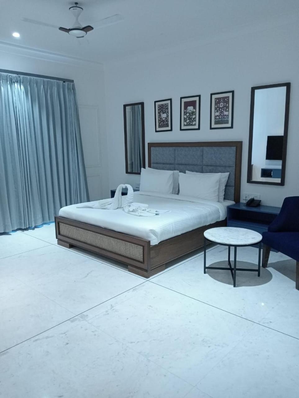 Hotel Sita Royal Lakside 3*