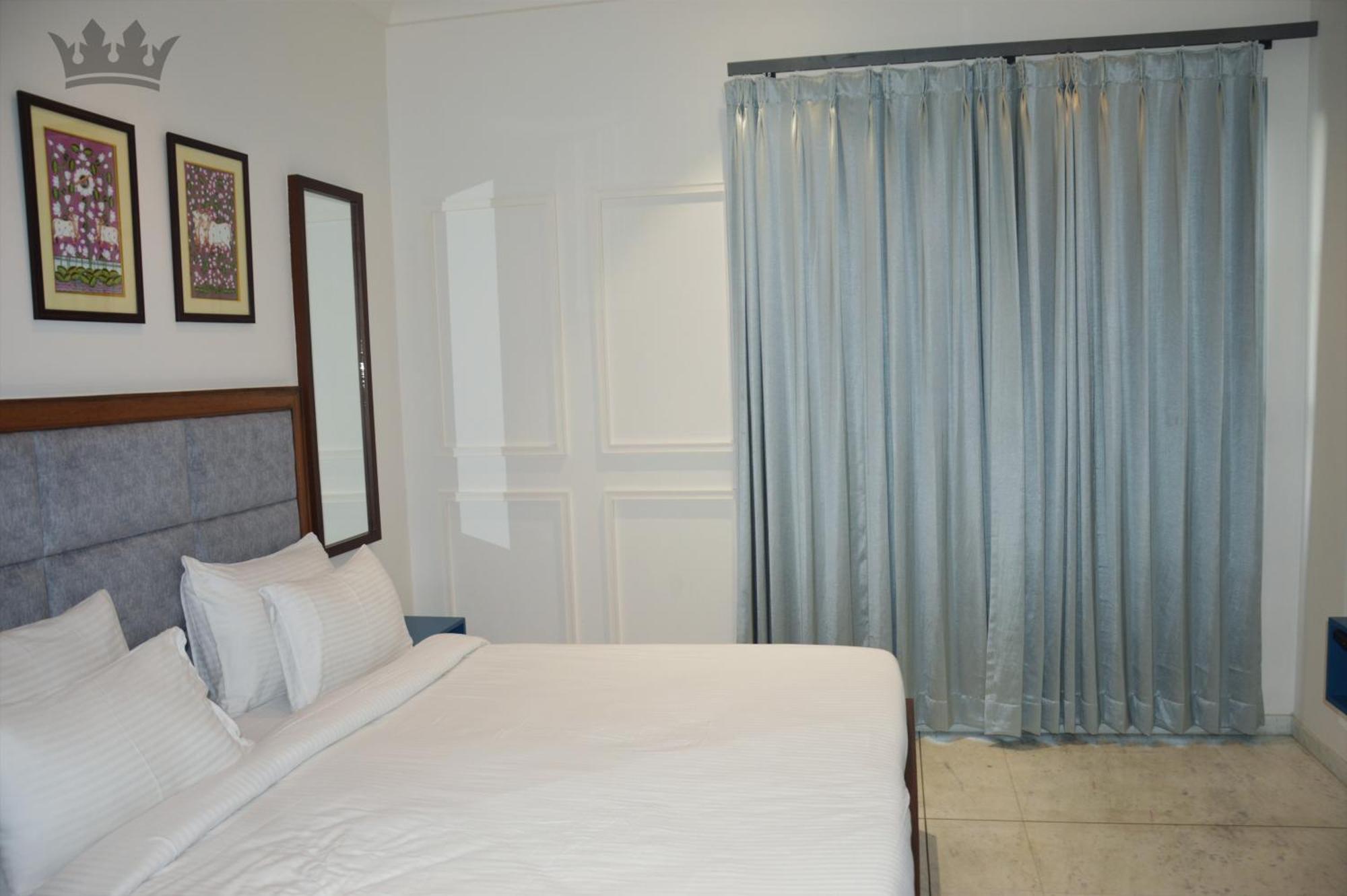 Sita Royal Lakside Hotel