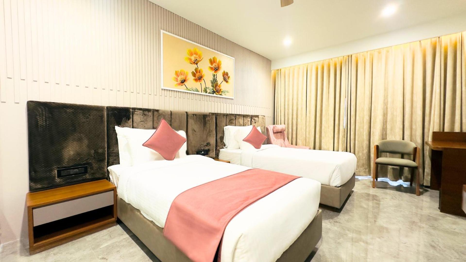 The Paradise Bliss - A Luxury & In 4* Udaipur