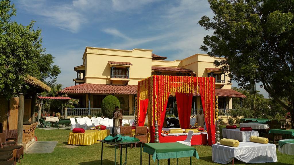 Resort The Royal Retreat &