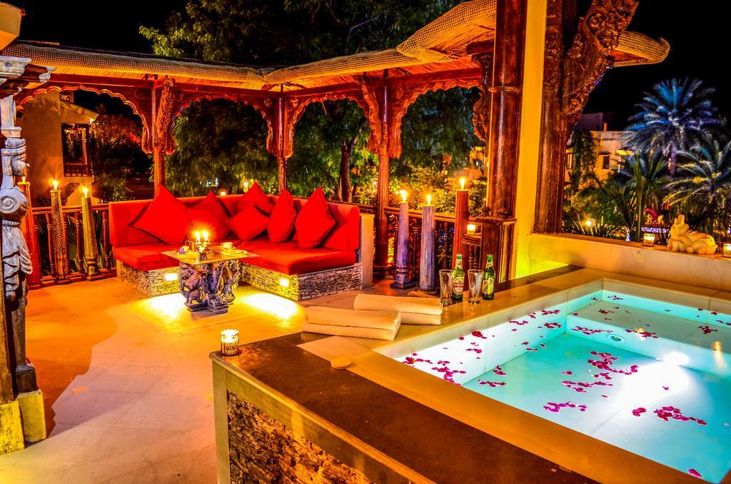 Resort The Royal Retreat & 4*