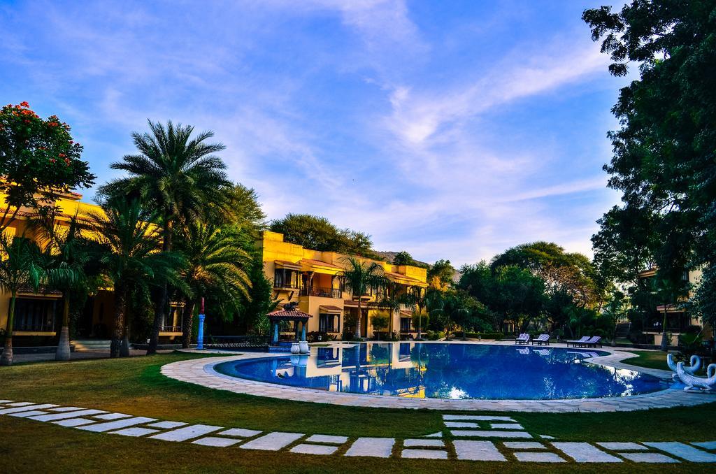 Resort The Royal Retreat & 4*